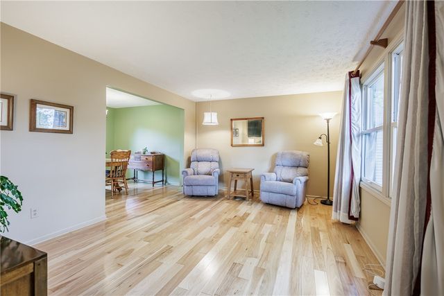 123 Woodsong Lane, Greece, NY 14612