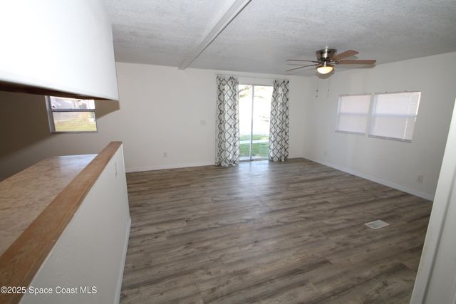 2540 Chatham Way NE, Palm Bay, FL 32905