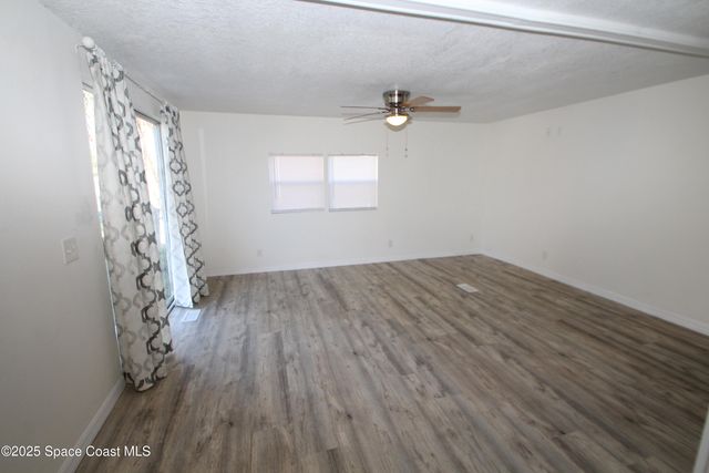 2540 Chatham Way NE, Palm Bay, FL 32905