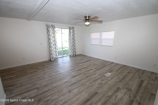 2540 Chatham Way NE, Palm Bay, FL 32905