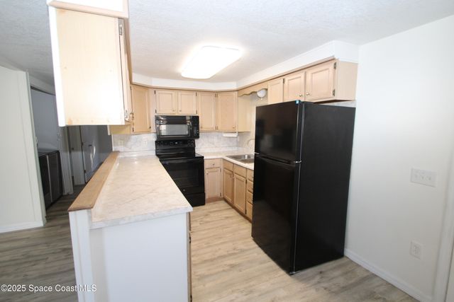 2540 Chatham Way NE, Palm Bay, FL 32905