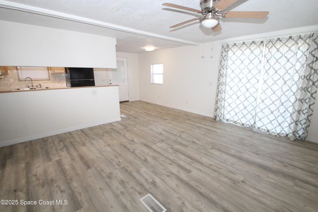 2540 Chatham Way NE, Palm Bay, FL 32905