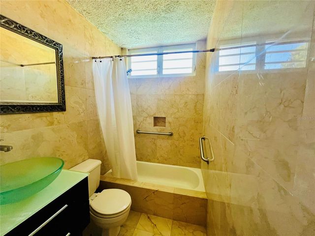 3 PLAZA, Gurabo, PR 00778