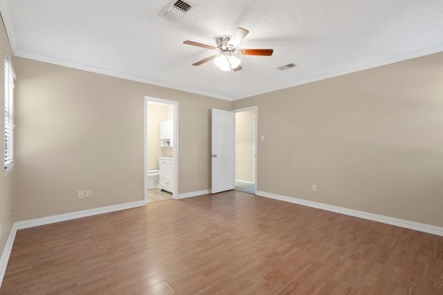 500 Grand Prairie CIR, Dripping Springs, TX 78620