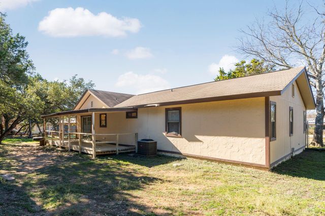 500 Grand Prairie CIR, Dripping Springs, TX 78620