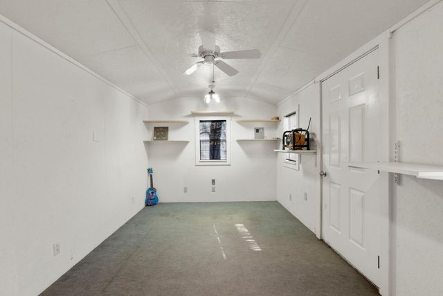 500 Grand Prairie CIR, Dripping Springs, TX 78620