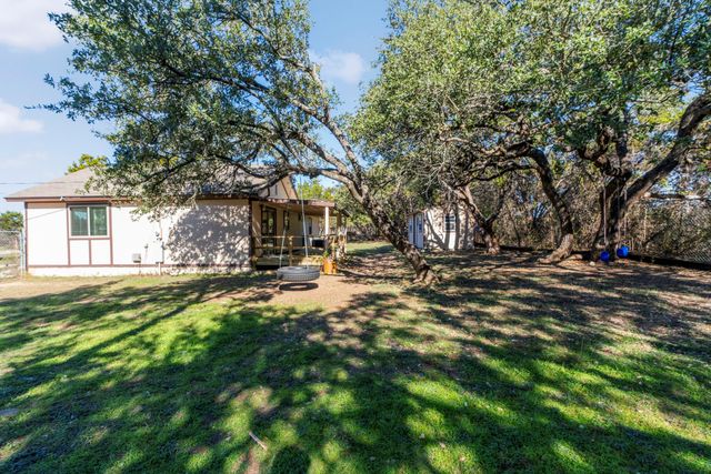 500 Grand Prairie CIR, Dripping Springs, TX 78620