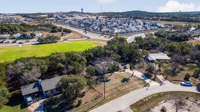 500 Grand Prairie CIR, Dripping Springs, TX 78620