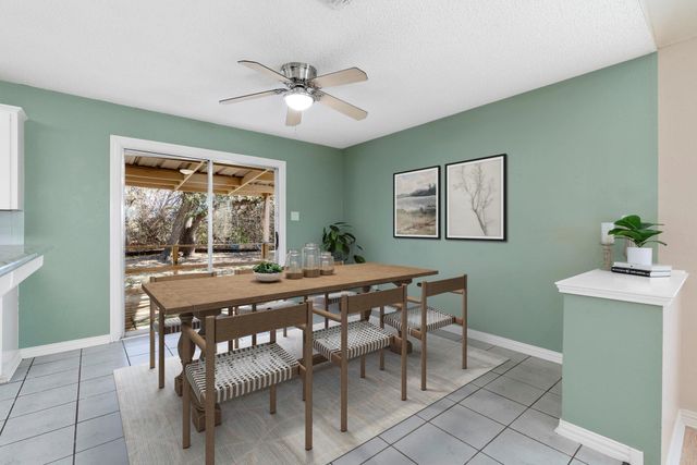 500 Grand Prairie CIR, Dripping Springs, TX 78620