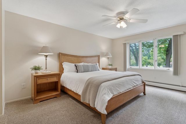 3412 Oak Ridge Road 211, Hopkins, MN 55305