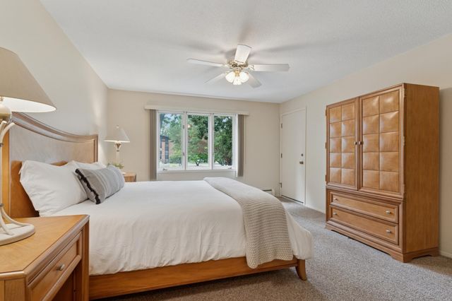 3412 Oak Ridge Road 211, Hopkins, MN 55305