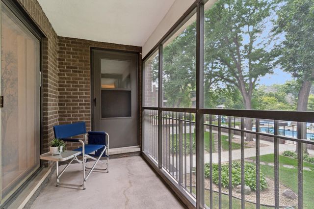 3412 Oak Ridge Road 211, Hopkins, MN 55305
