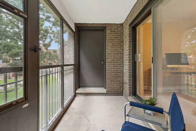 3412 Oak Ridge Road 211, Hopkins, MN 55305