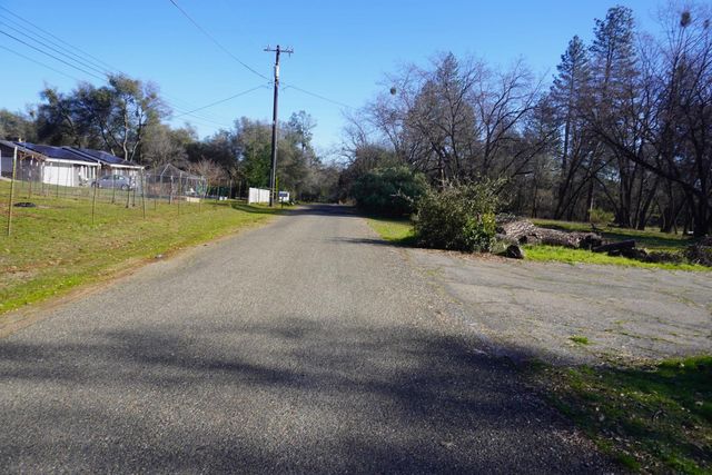 3695 Lily Ln, Shingle Springs, CA 95682