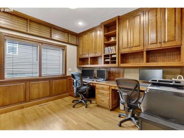 7799 Sw 173RD Pl, Beaverton, OR 97007