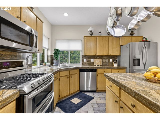 7799 Sw 173RD Pl, Beaverton, OR 97007