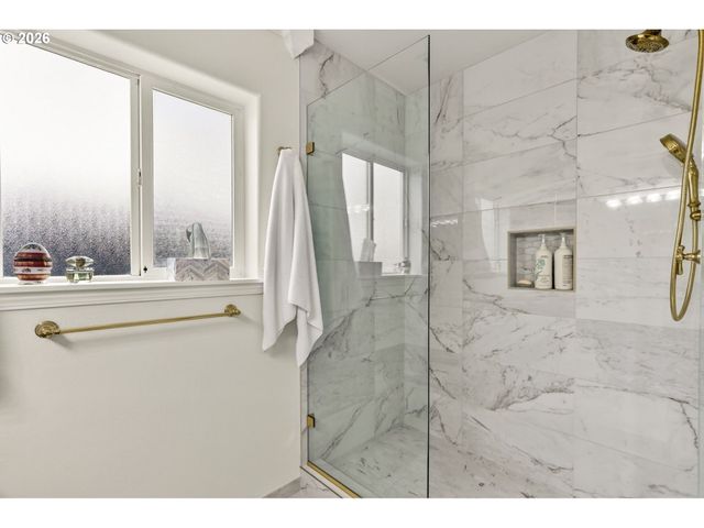 7799 Sw 173RD Pl, Beaverton, OR 97007