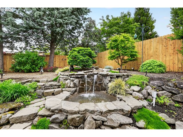 7799 Sw 173RD Pl, Beaverton, OR 97007