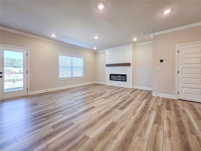 3517 Iron Hearth Bend, Snellville, GA 30039
