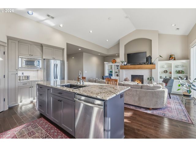 1141 Nw 98th Ave, Portland, OR 97229