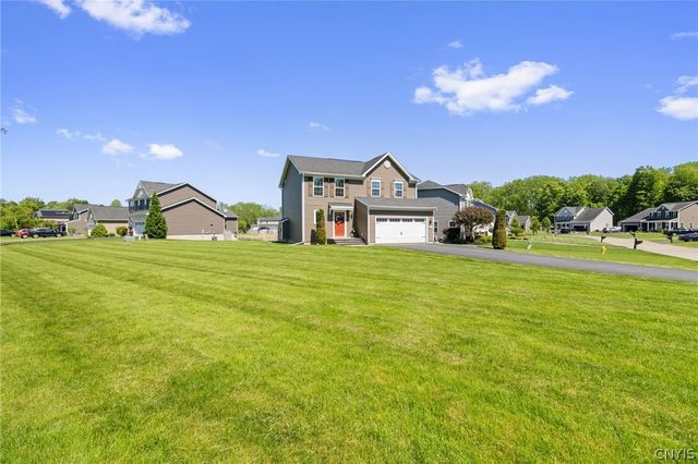 101 Weeping Willow, Camillus, NY 13031