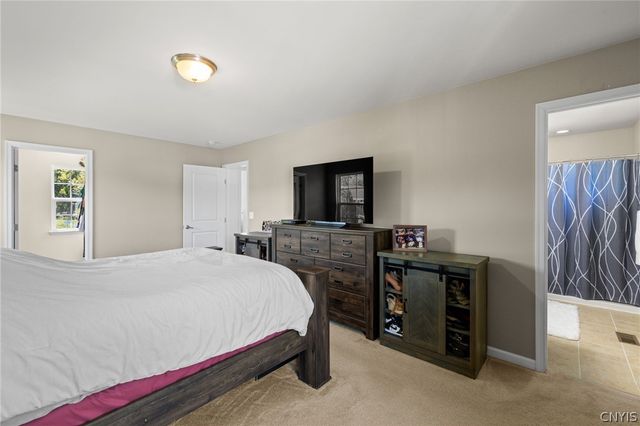 101 Weeping Willow, Camillus, NY 13031