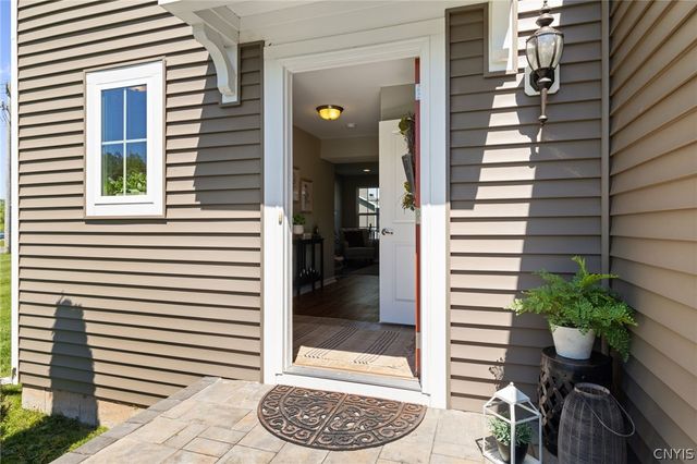 101 Weeping Willow, Camillus, NY 13031