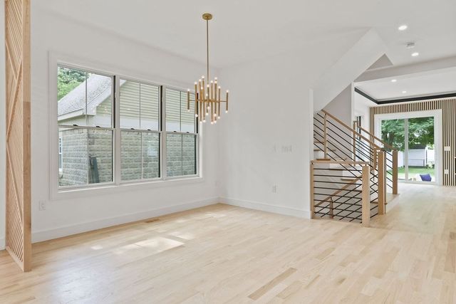 323 Nevada 2, Newton, MA 02460