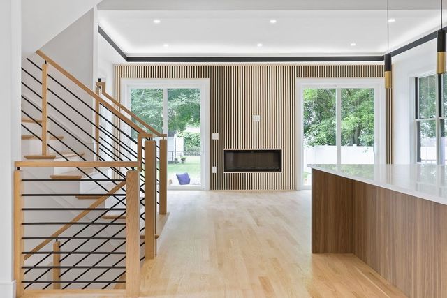 323 Nevada 2, Newton, MA 02460