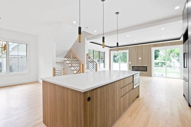 323 Nevada 2, Newton, MA 02460
