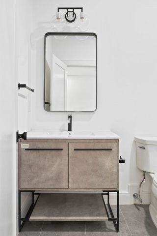323 Nevada 2, Newton, MA 02460