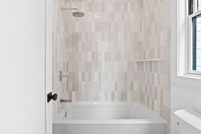 323 Nevada 2, Newton, MA 02460