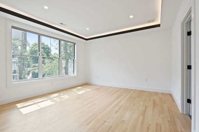 323 Nevada 2, Newton, MA 02460