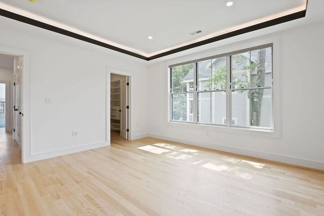 323 Nevada 2, Newton, MA 02460