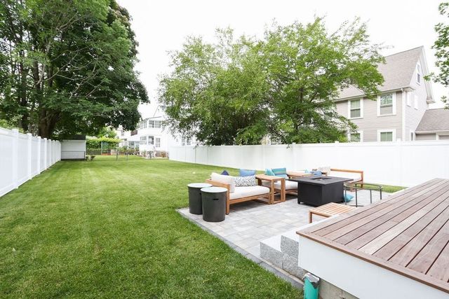 323 Nevada 2, Newton, MA 02460