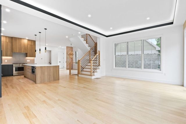 323 Nevada 2, Newton, MA 02460