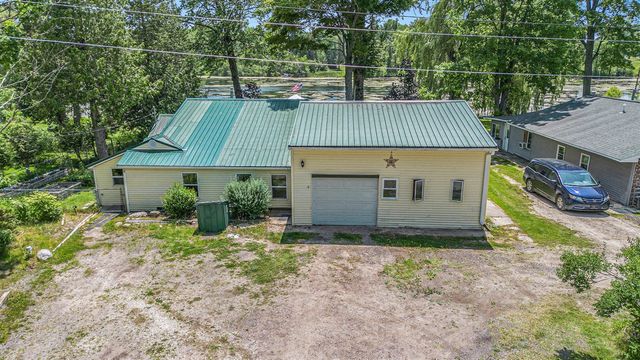 8828 Elm, Fremont, MI 49412