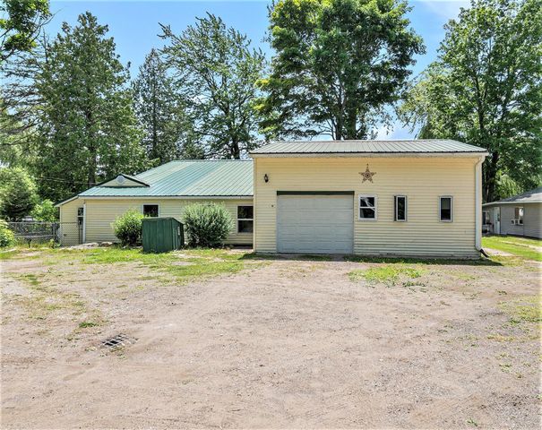 8828 Elm, Fremont, MI 49412