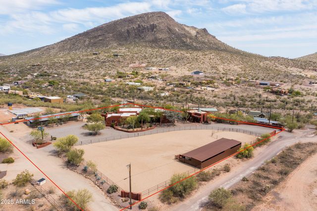 43011 N 18th Street, New River, AZ 85087