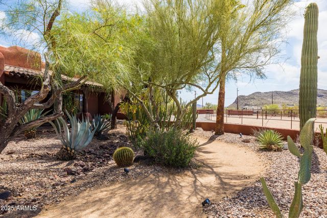 43011 N 18th Street, New River, AZ 85087