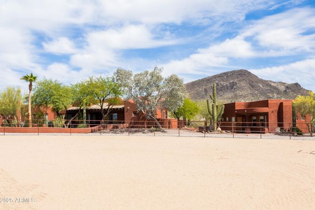 43011 N 18th Street, New River, AZ 85087