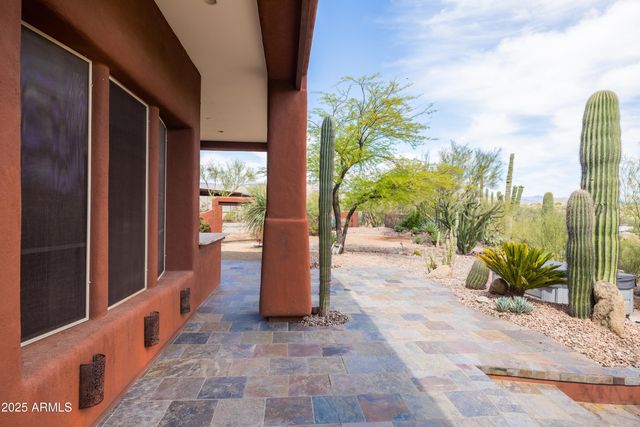 43011 N 18th Street, New River, AZ 85087