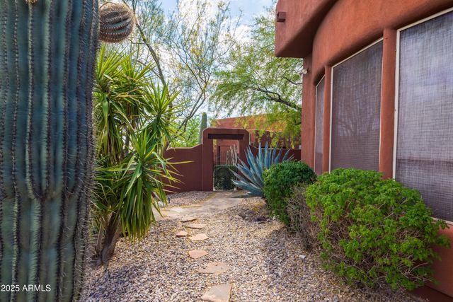 43011 N 18th Street, New River, AZ 85087