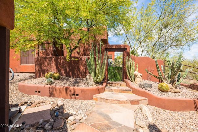 43011 N 18th Street, New River, AZ 85087