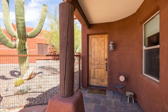 43011 N 18th Street, New River, AZ 85087