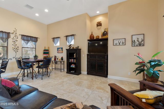 43011 N 18th Street, New River, AZ 85087