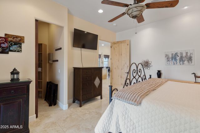 43011 N 18th Street, New River, AZ 85087