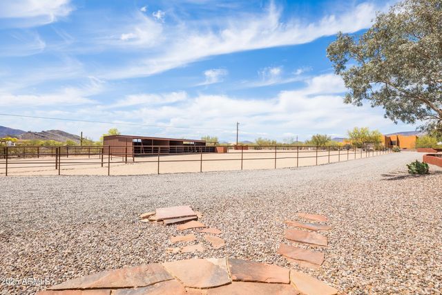 43011 N 18th Street, New River, AZ 85087