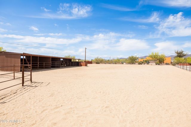 43011 N 18th Street, New River, AZ 85087