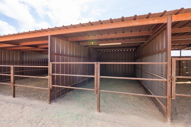 43011 N 18th Street, New River, AZ 85087